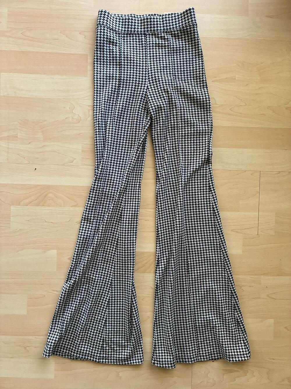 Bershka Houndstooth Flare Pants Size XS